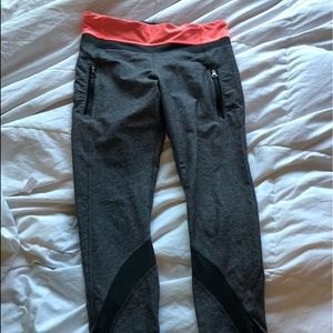 LULULEMON 3/4 cropped leggings!